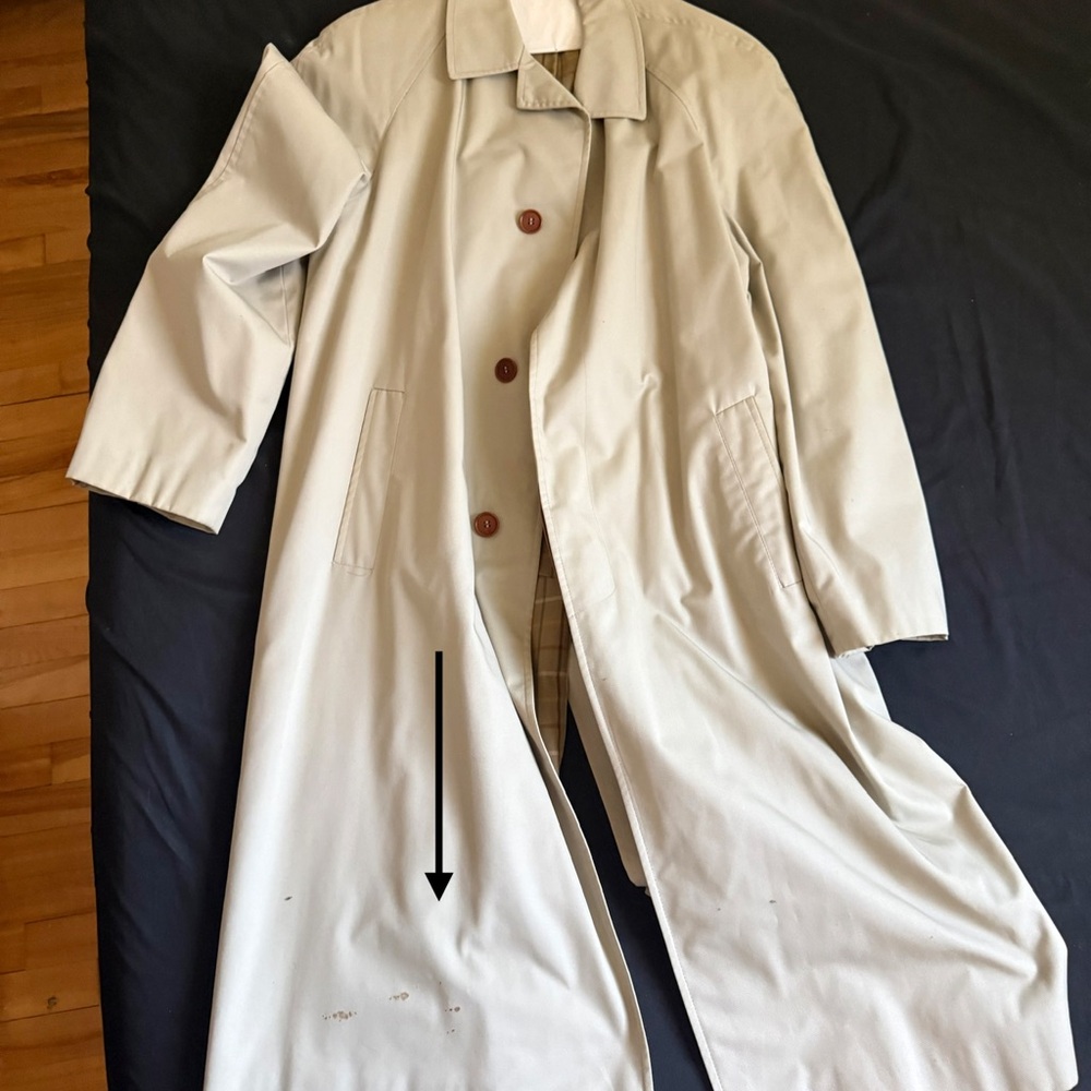 Vintage Classic Beige Men's Trench Coat with small spots bottom